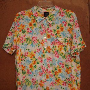 Summery Hawaiian-Patterned Button Down